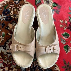 Like new Women’s Cole Haan Platform Slides Sz 7.5